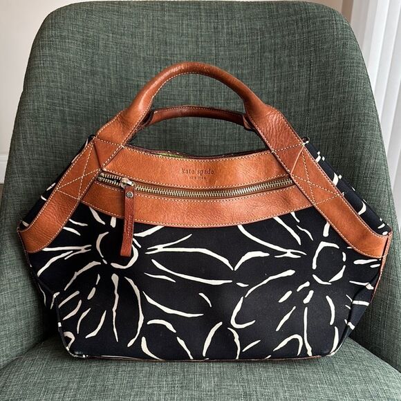 Kate Spade large Navy blue and Brown leather Tote with Floral Accents polka dots - Picture 1 of 15